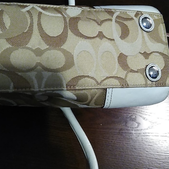 Coach - Picture 7 of 12